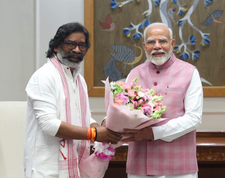 मुख्यमंत्री हेमंत सोरेन ने नई दिल्ली में प्रधानमंत्री नरेंद्र मोदी से मुलाकात की …